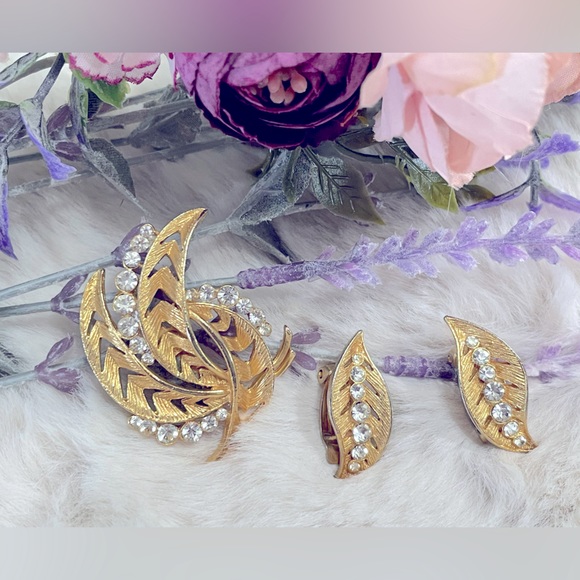 Stunning Vintage Set of Brooch and Earrings - Picture 7 of 7